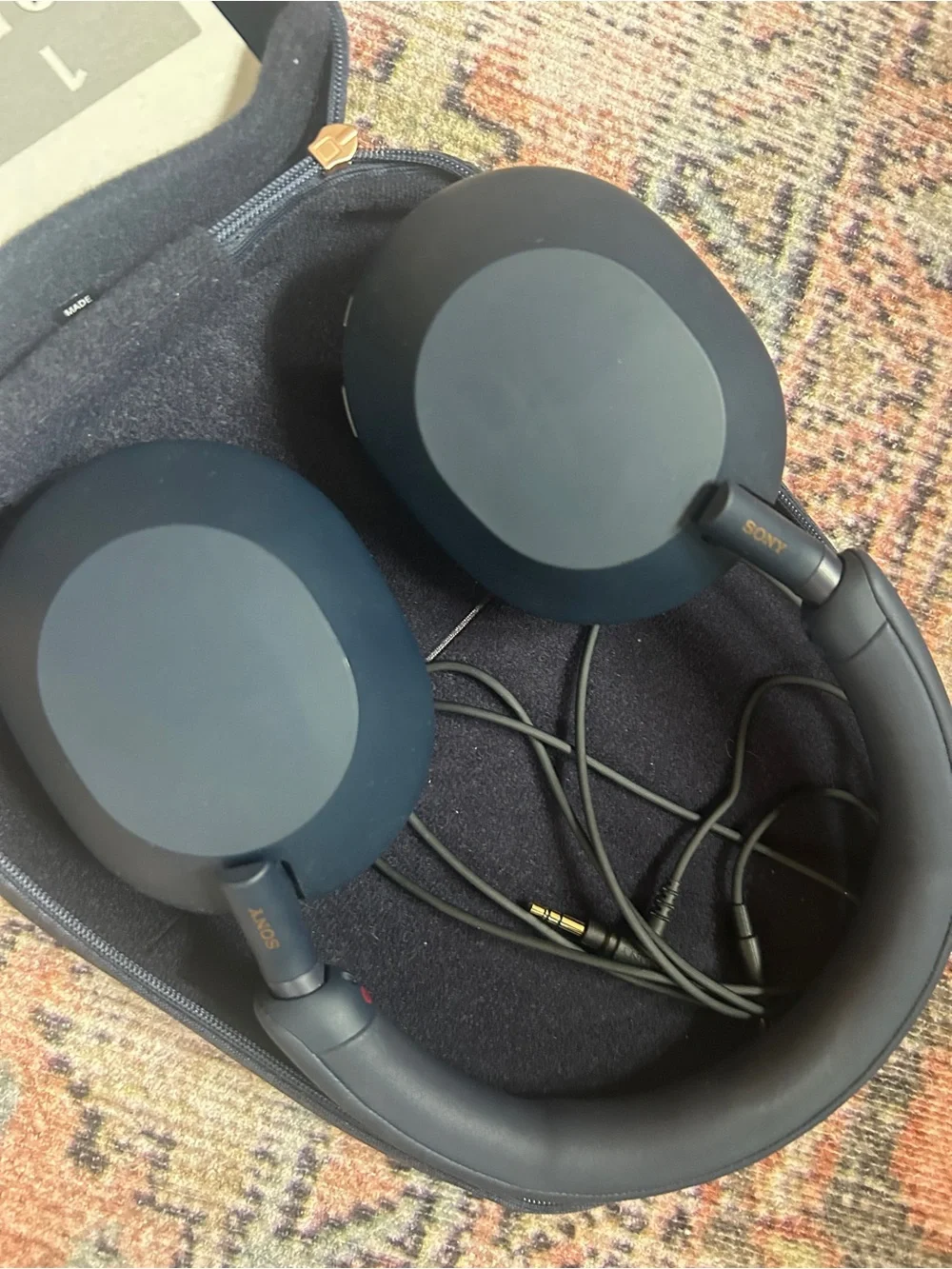 Sony WH-100XM5 Wireless Bluetooth headphones - Deep Blue Finish